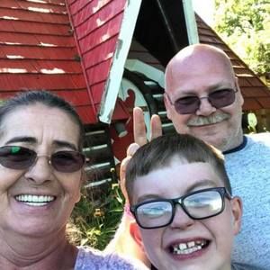 Meet your Posher, Crystal